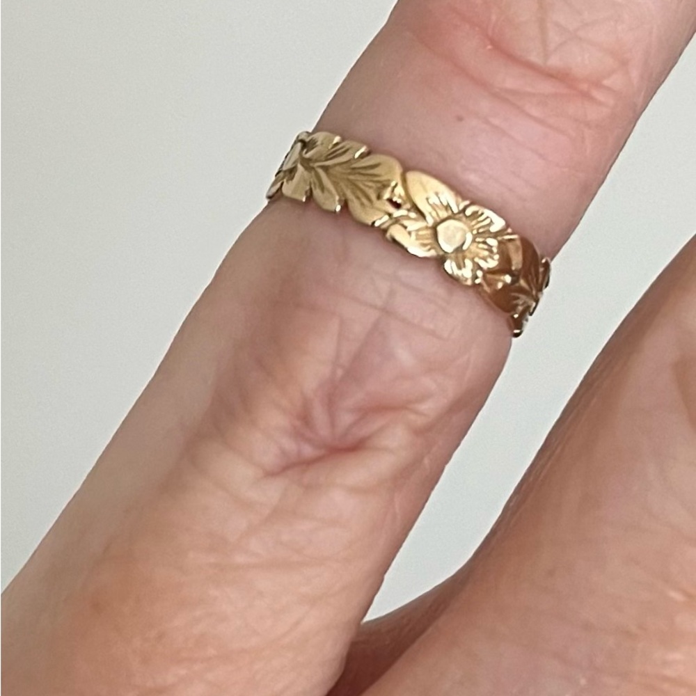 14 K Gold Hawaiian Carved Plumeria Pinkie Ring Size 2- Women's Jewelry - Picture 2 of 14